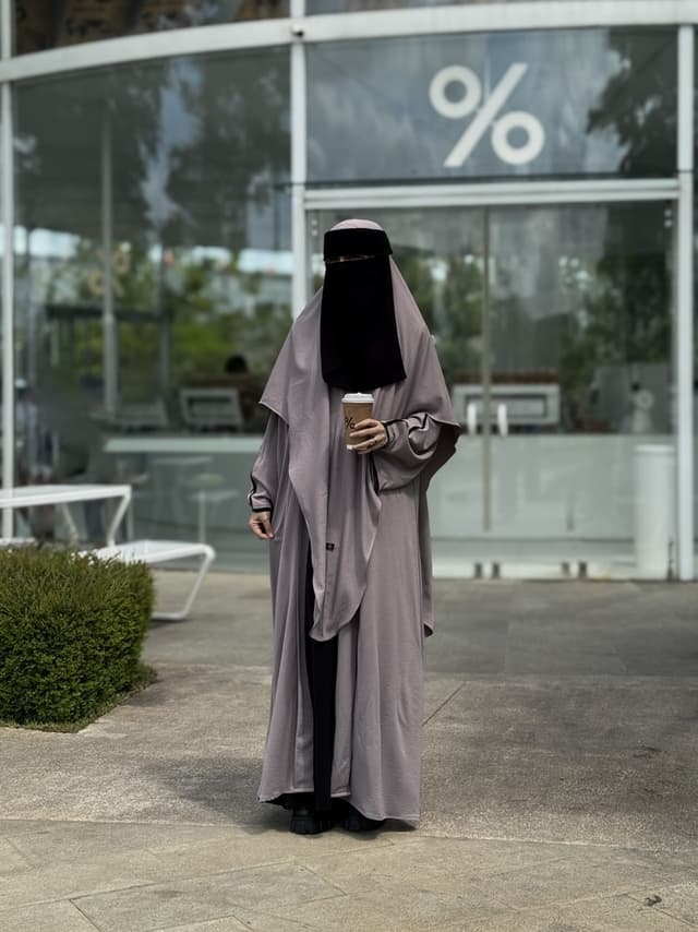 Set Divine Abaya - Soft Taupe inner Black & Khimar