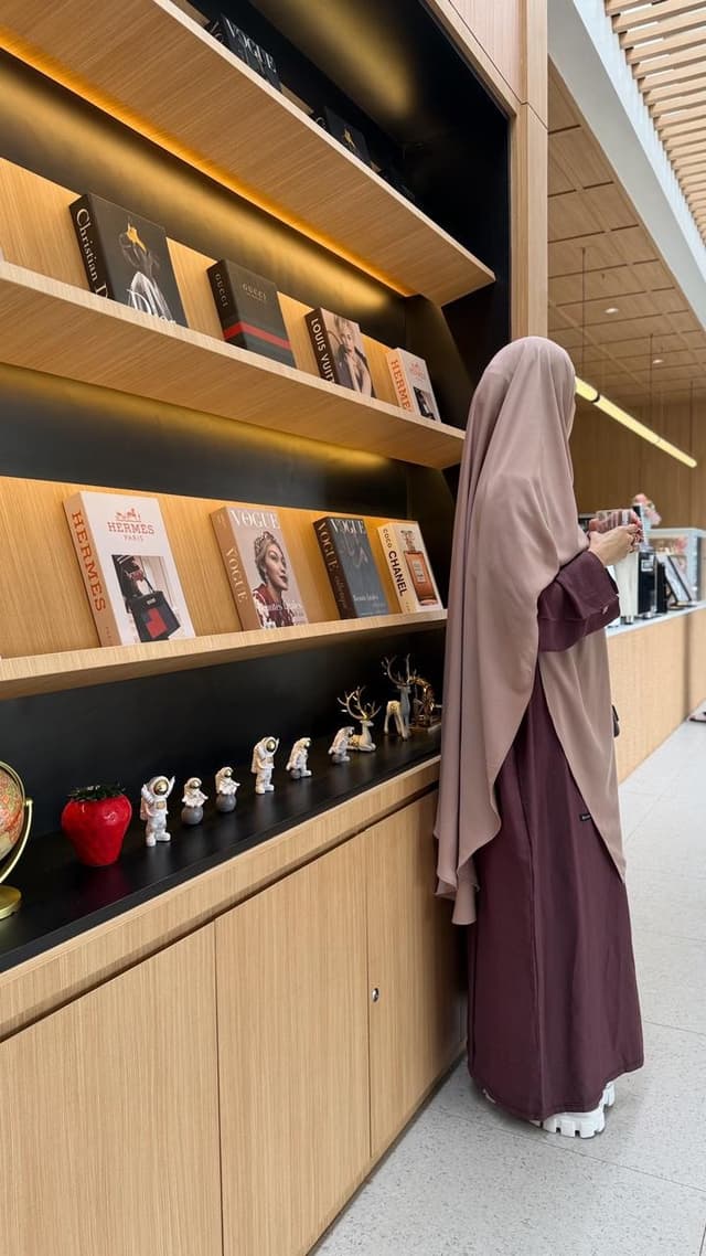 Mindful Abaya - Red Wine