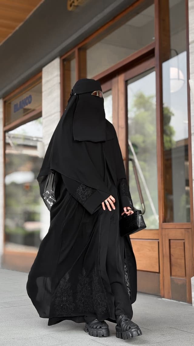 Lunar Eclipse Abaya - Black on Black Embroidery