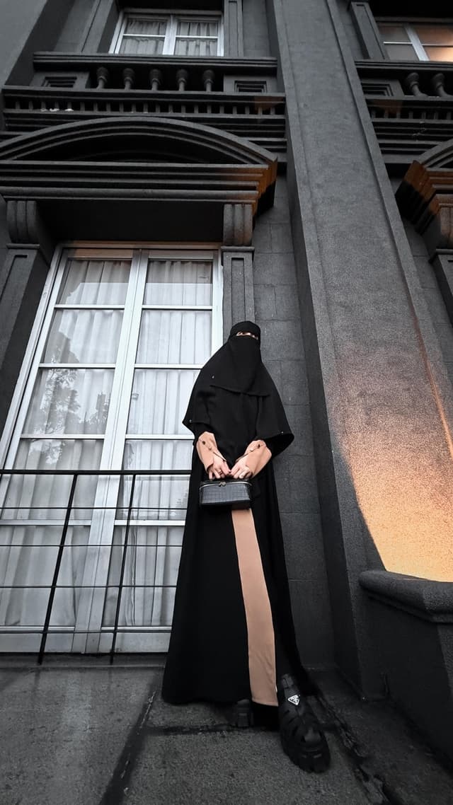 Fleur Abaya - Chestnut