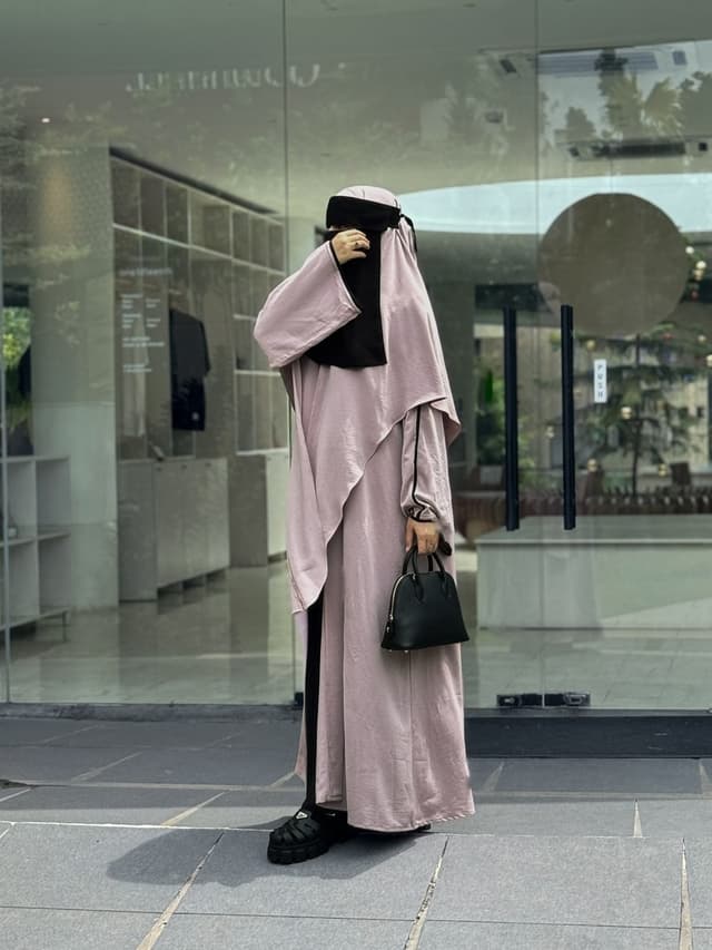 Set Divine Abaya - Rosy Nude inner Black & Khimar